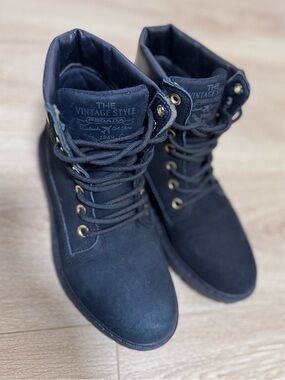 NWOT Pegada 1989 Black Leather Boots - Women’s Size 5 / EUR 35